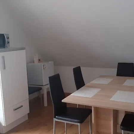 Privatunterkunft Privatzimmer *
